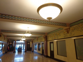 麦基大厦的走廊。