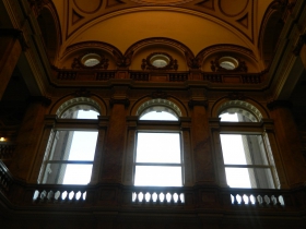 图书馆的圆形大厅。