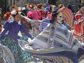 墨西哥节日在圣帕特里克节游行