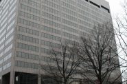 西北互惠银行的东大楼。2012年12月6日，Jeramey Jannene拍摄。