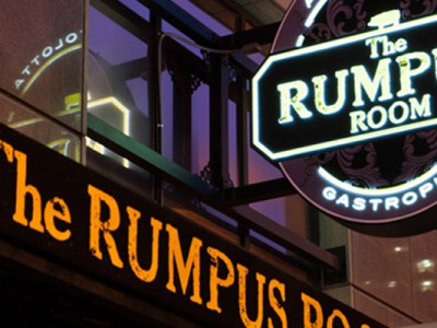 现在供应:摇滚晚餐在Rumpus Room