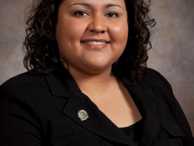 州议员支持JoCasta Zamarripa竞选下一任第八区女议员