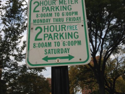 DNA密尔沃基先锋“免费”停车贴纸周末市中心停车标志