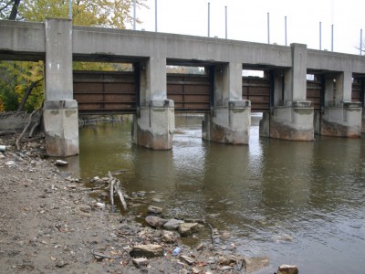 密尔沃基县官员避免拆除埃斯塔布鲁克大坝的机会