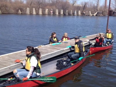 4000名志愿者清理河流