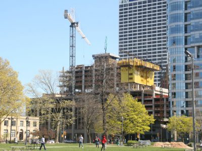 周五照片:市中心的新公寓大楼拔地而起