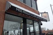 莫利小姐咖啡馆和糕点店。Cari Taylor-Carlson拍摄。