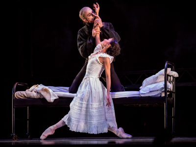舞蹈:芭蕾舞的《德古拉》让恐怖变得诱人