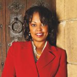 Dora Clayton-Jones receives Vel R. Phillips Trailblazer Award