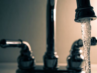 市政厅:议会批准提高水费