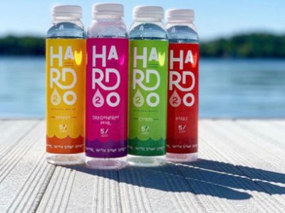 中央标准酒厂推出Hard2O，这是有史以来第一个40卡路里，零糖，零碳水化合物，无麸质伏特加水