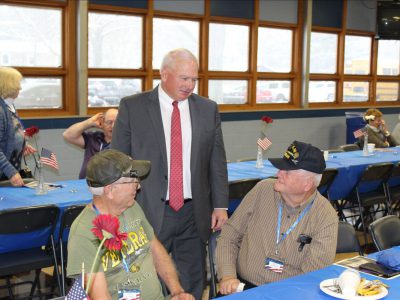 参议员菲茨杰拉德参加湖滨路德会纪念威斯康星州退伍军人的项目