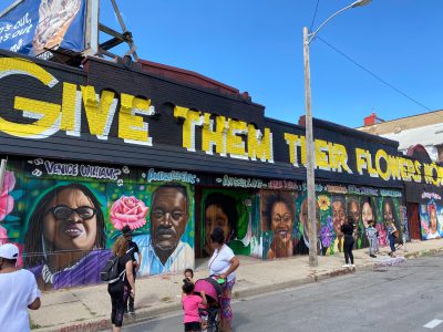 抗议第80天:黑人领袖的壁画揭开面纱