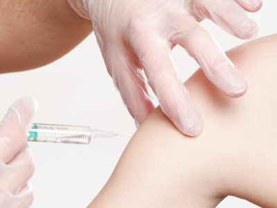 国家官员准备COVID-19疫苗