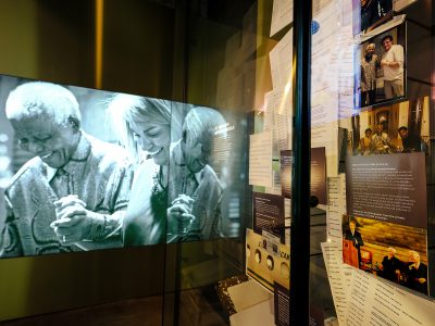 远处的娱乐:公共博物馆在美国的首次纳尔逊·曼德拉展览