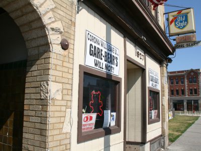 市政厅:议会关闭了北27街的Gare-Bear酒吧。
