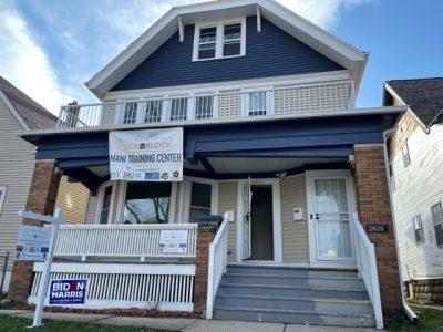眼睛在Milwaukee: City Sold 249 Foreclosed Homes in 2021