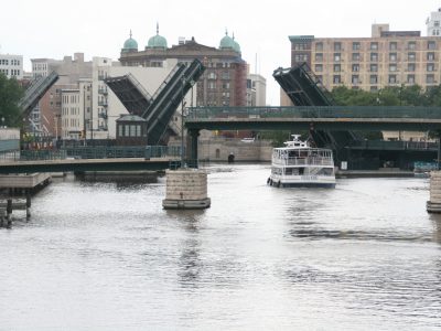 即使水位下降，市中心大桥的开放数量也在增加