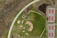 棒球球场航拍地图。图片来自密尔沃基县。